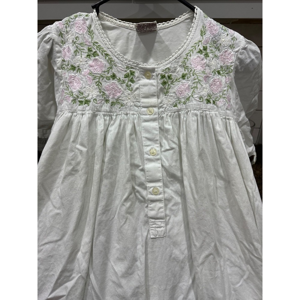 vtg nightingales ltd white long nightgown with embroidered flowers xs/s